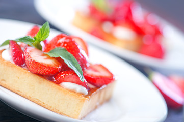 cake with strawberry