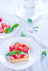 cake with strawberry