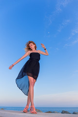 Obraz premium Beautiful woman standing