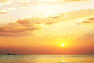 Naklejka premium Sea at sunset