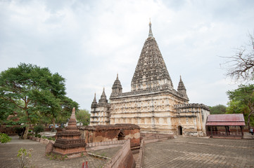 Naklejka premium Ancient architecture of old Buddhist Temples at Bagan Kingdom