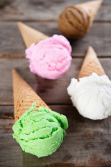 Obraz na płótnie Canvas Four ice cream cones