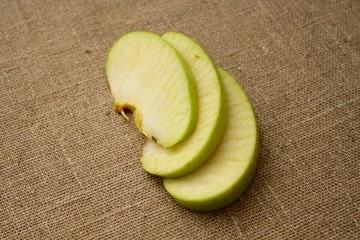 slices of apples on the cloth