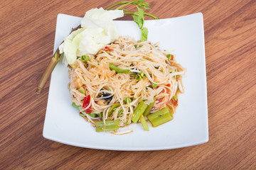 green papaya spicy salad Thai style