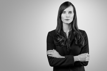 Schwarz-Weiß Portrait einer schönen jungen Frau
