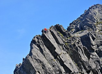 Tatry, wspinacze na grani Zamarłej Turni © Marta