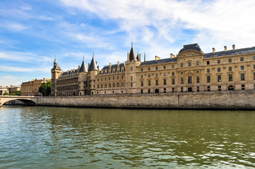 Fototapeta na wymiar Paris Seine River View