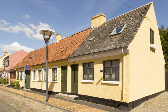 H&auml;userzeile Maribo