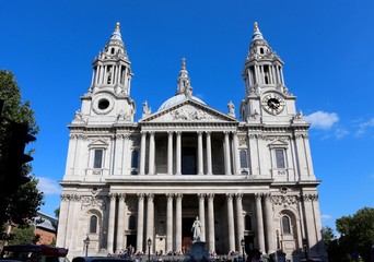 Fototapeta na wymiar St Paul's Cathedral, London, is an Anglican cathedral, the seat of the Bishop of London.