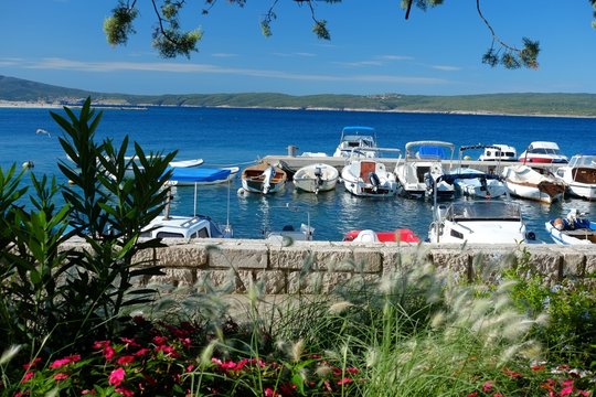 Am Hafen von Selce
