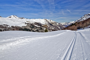 Fototapeta na wymiar Cross Country ski trail in Somport resort