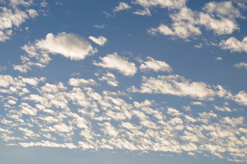 Ciel peu nuageux