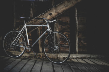 Fototapeta na wymiar Vélo blanc