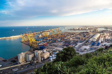 Obraz premium Panoramic view of the port in Barcelona