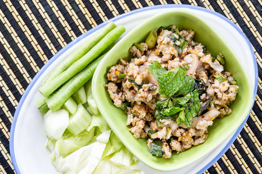 thai food spicy minced chicken salad