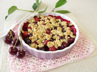 Sauerkirsch Crumble
