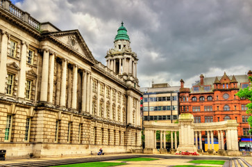 Fototapeta premium Garden near Belfast City Hall - Northern Ireland