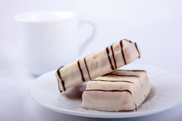 cakes frosting triangular matches
