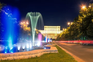 Papier Peint photo autocollant Fontaine Fontaine de la place Unirii, Bucarest, Roumanie