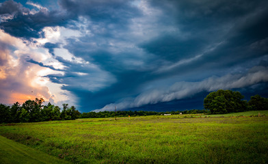 Obraz premium Wall Cloud Over Indiana