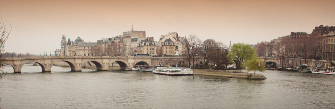 Pont neuf ile de la cite Paris France