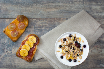 Yogurt with cereals and fruit