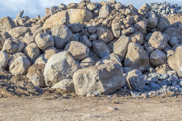 tas de pierres, épierrage des champs, île de la Réunion 