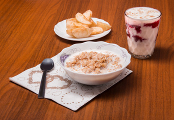  Oatmeal with Fruit