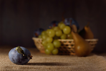 Fresh fruits on sackcloth after harvest