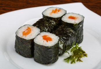 Salmon roll