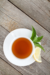Green tea with lemon and mint