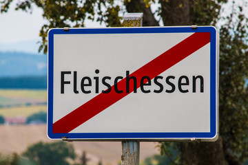Ortstafel Fleischessen aus
