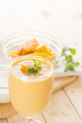 mango smoothie