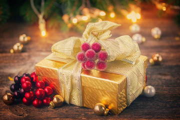 Fototapeta na wymiar christmas decorations with gift box