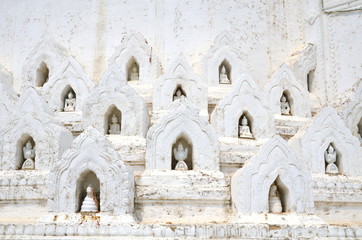 sculpture in White pagoda of Hsinbyume