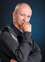 Obraz premium Senior smiling man