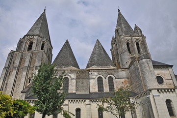 Fototapeta na wymiar Loches, la chiesa di Saint Ours - Indre Loira, Francia