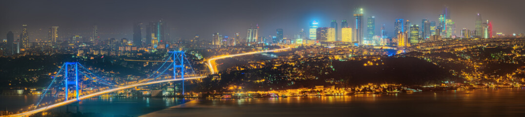 Fototapeta premium Panorama of Istanbul and Bosporus at night