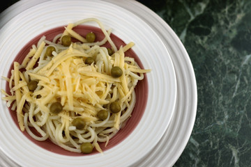 pasta with cheese and peas