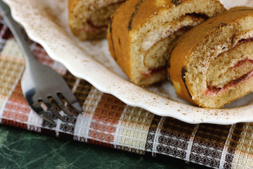 Biscuit roll with stuffing