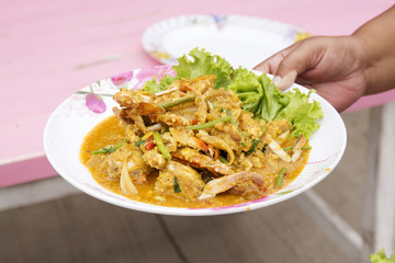 Stir fried Crab with yellow curry