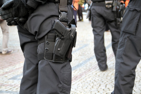 Polizeieinsatz zur &ouml;ffentlichen Sicherheit bei Protesten