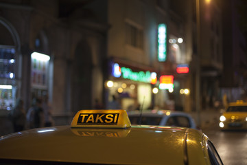 Taxi nocturno