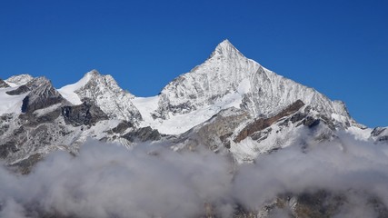 Obraz premium Majestc Weisshorn on a autumn day