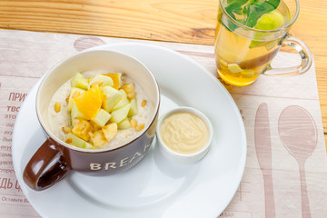 Porridge with fruits