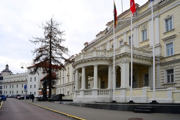 Fototapeta na wymiar Front of Ministry of National Defence in Vilnius town