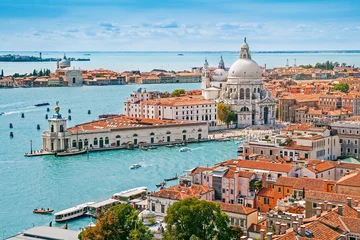 Poster Im Rahmen Panorama-Luftstadtbild von Venedig mit der Kirche Santa Maria della Salute, Veneto, Italien © golovianko