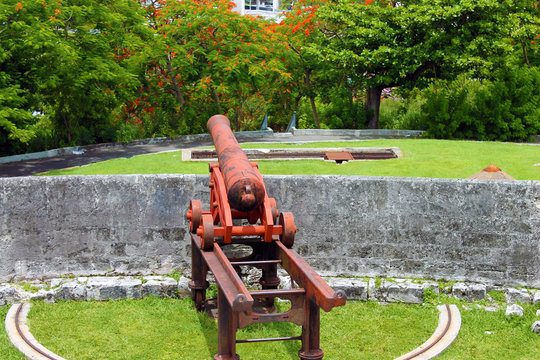 Cannon at Fort Fincastle