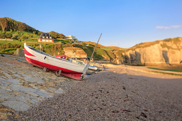 Fototapeta premium Morning view of Etretat beach, France