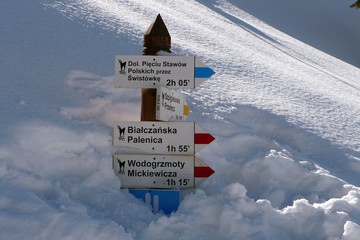 Szlak turystyczny - Dolina Pięciu Stawów, Morskie Oko, Tatry © shake_pl